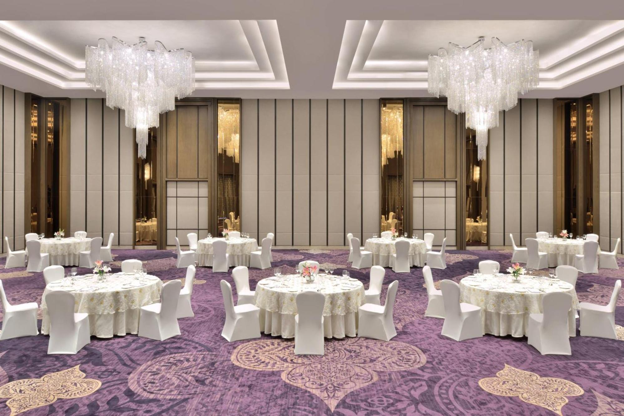 Courtyard By Marriott Siliguri Hotel Exterior photo