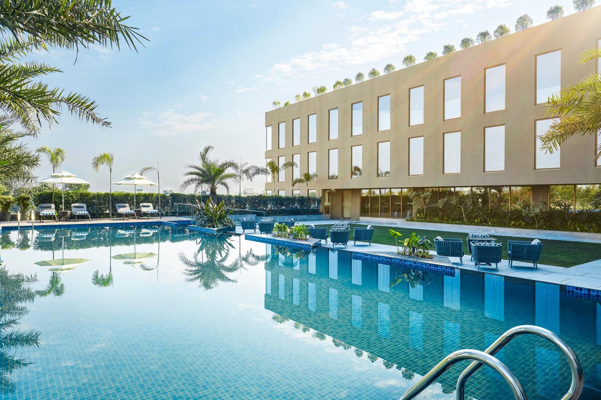Courtyard By Marriott Siliguri Hotel Exterior photo